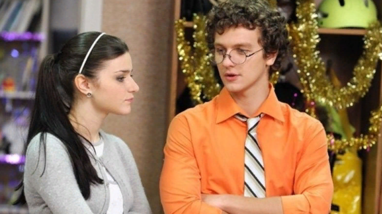 Секірген жалаңаш әйелдің суреті