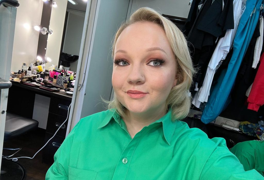 Участница шоу «Женский стендап» Щербакова рассказала, что купила дачу