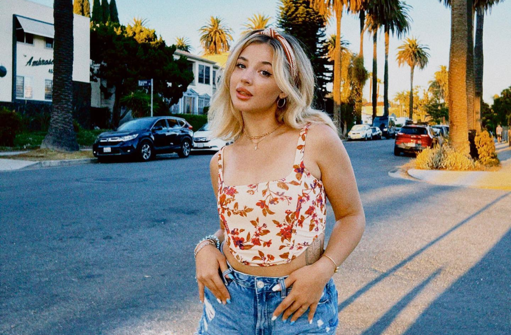 25-летняя Аня Покров сообщила, что выходит замуж