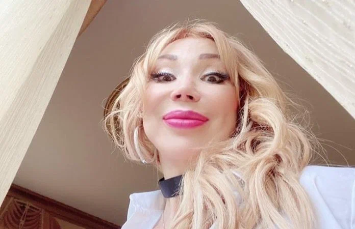 В Сеть слили голосовые сообщения Маши Распутиной, в которых она оскорбляет возлюбленных дочери