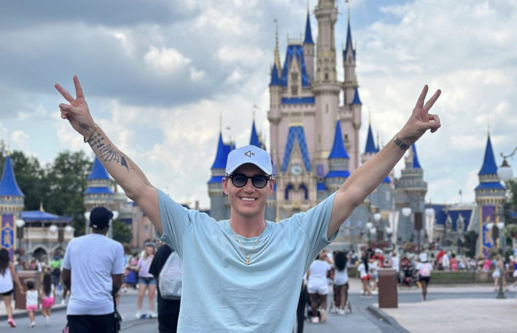 Актер Алексей Воробьев впервые вышел в свет со своей супругой