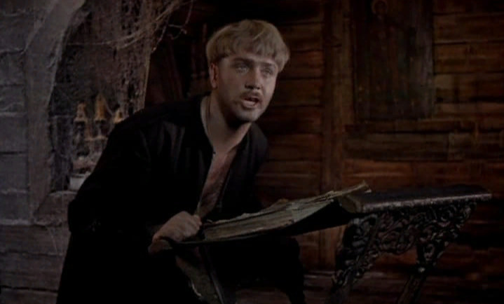 В фильме «Вий» заметили киноляп с одеждой героя Леонида Куравлёва