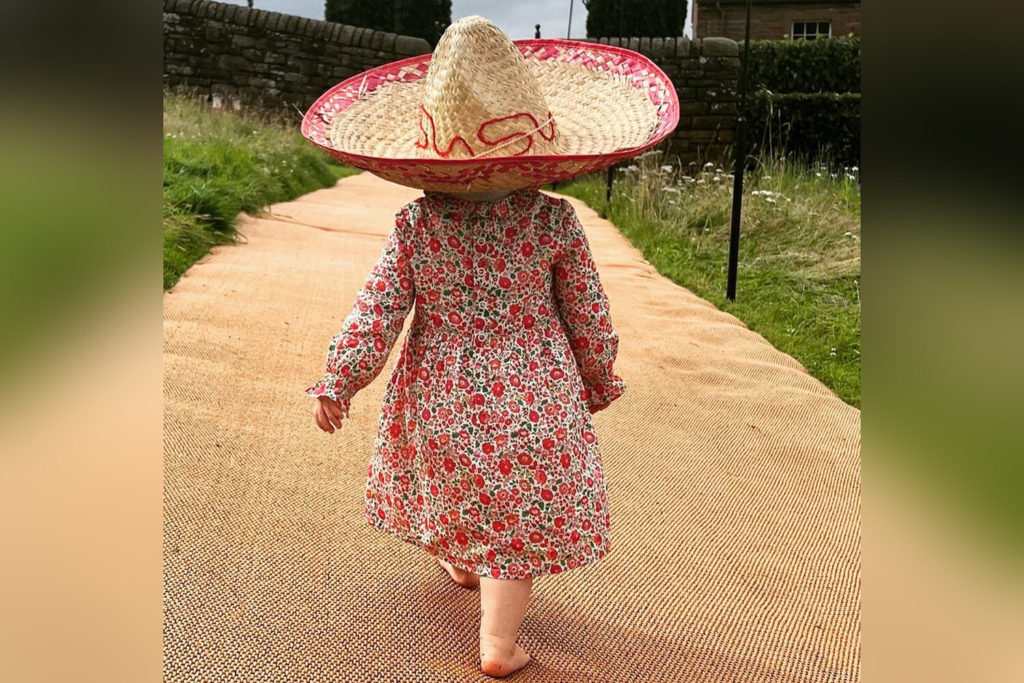 Муж принцессы Беатрис поделился редким снимком дочери