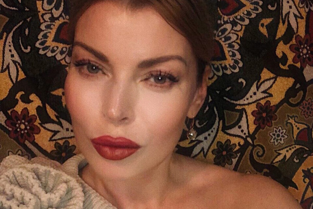 Косметолог Михайлова перечислила пластические операции  Лады Дэнс