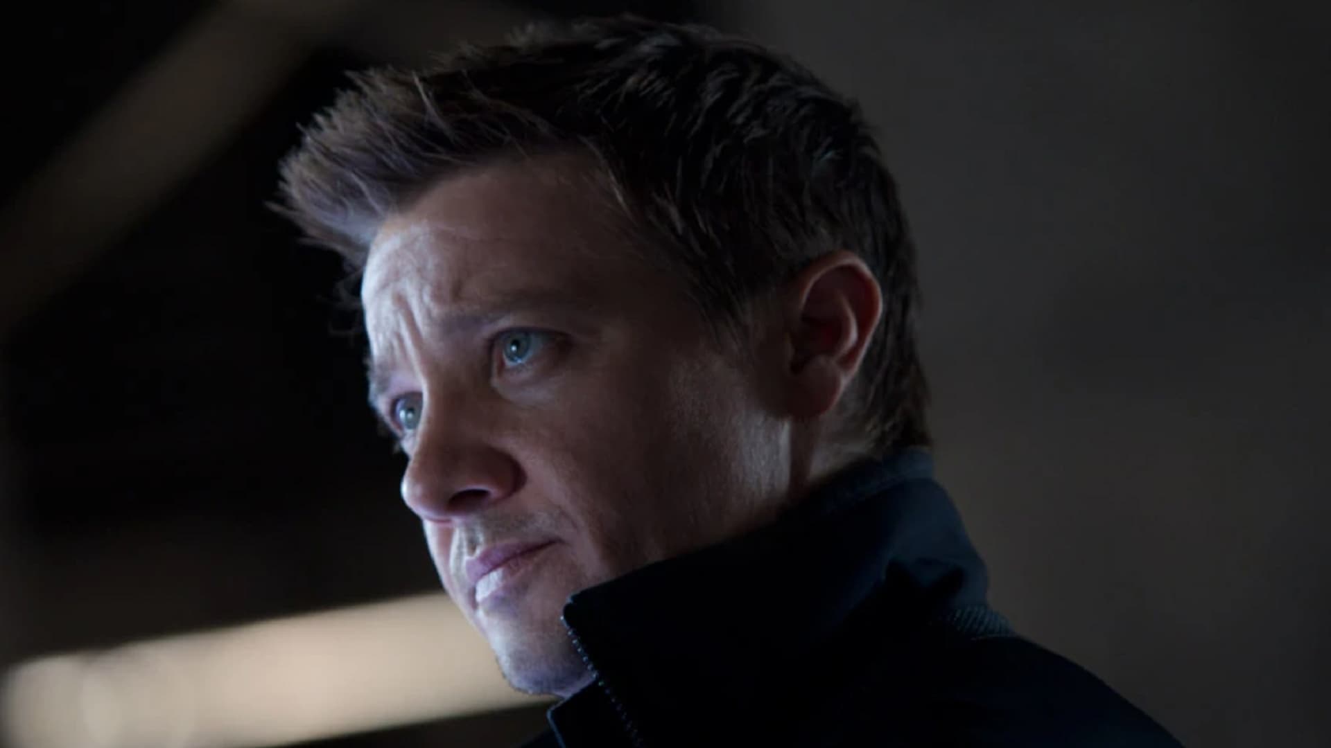 Сломавший 38 костей звезда Marvel Джереми Реннер нашел возлюбленную после ДТП