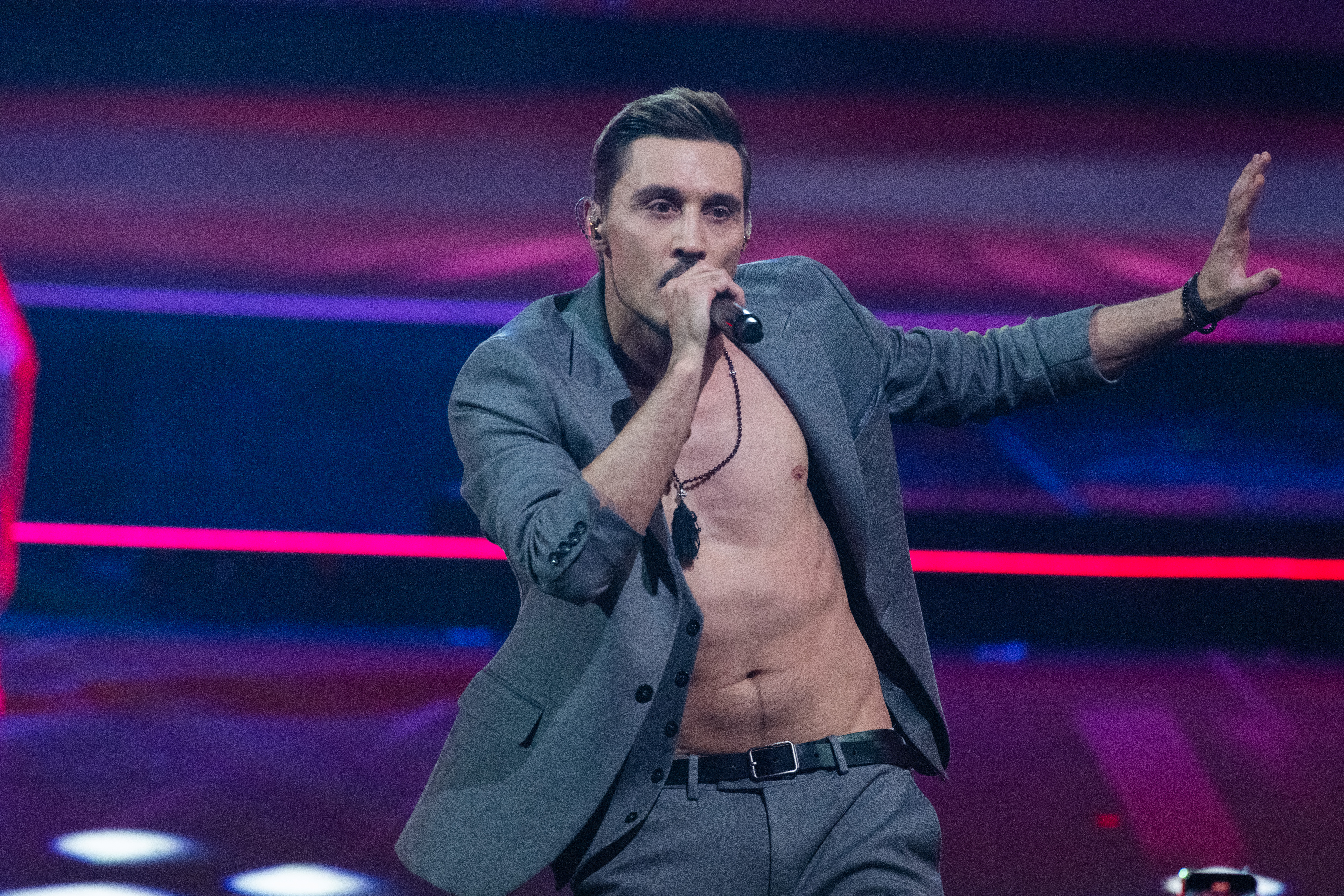 Певец Дима Билан заявил, что у них с Олесей Судзиловской не было романа