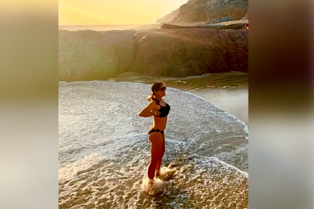 57-летняя Сальма Хайек показала фигуру в купальнике