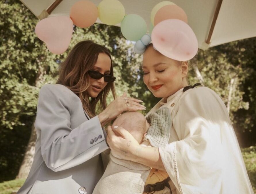 48-летняя певица Sia впервые родила ребенка