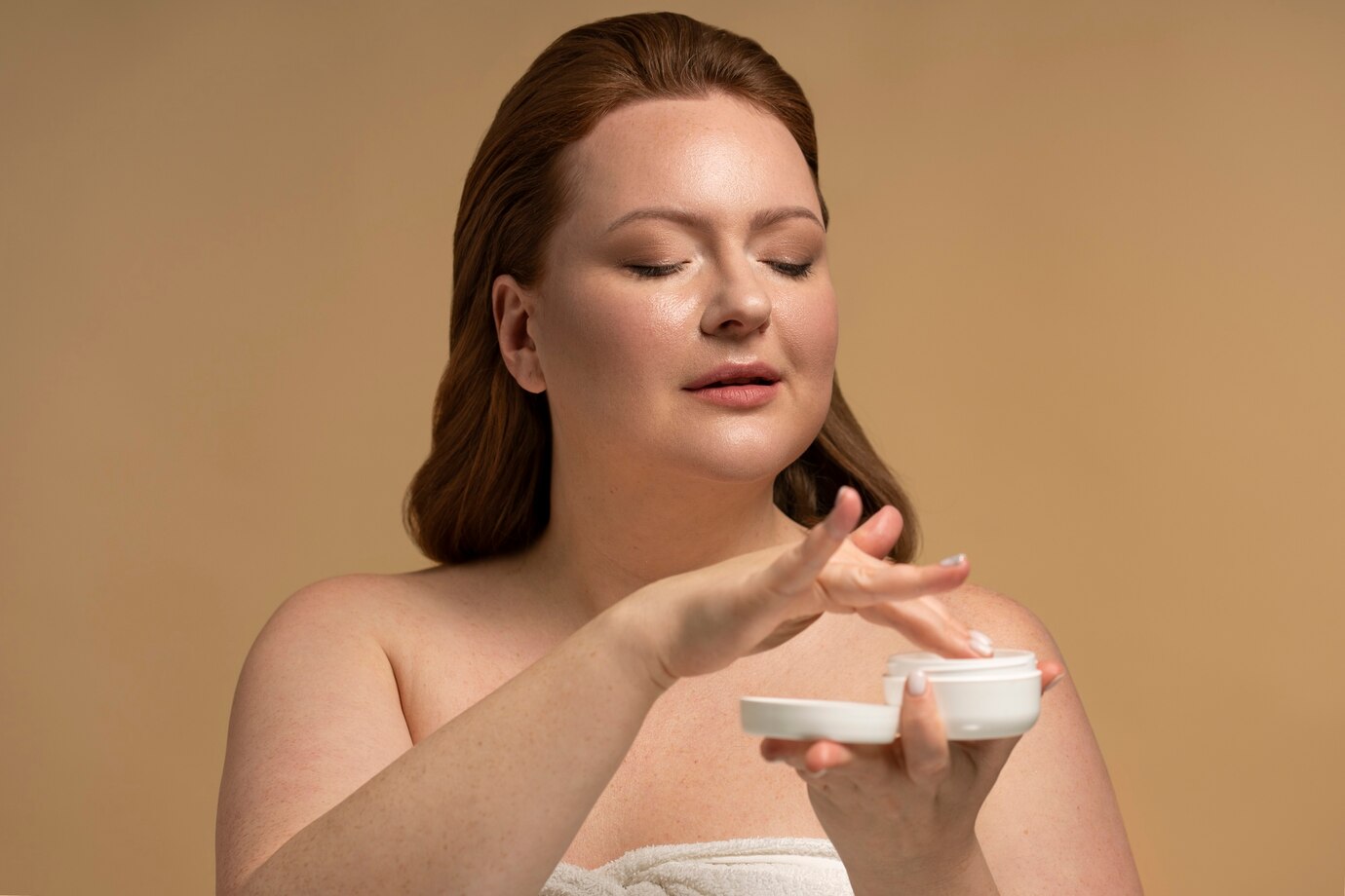 девушка женщина тональный крем