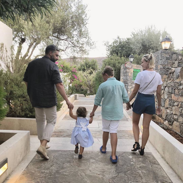 Полина Гагарина вывела в свет дочь Мию, впервые за много лет