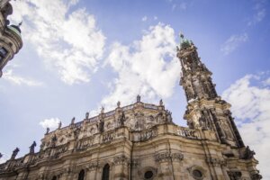 Почти 40% опрошенных после поездки в другие города РФ задумываются о переезде