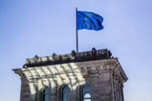 Эксперт Абасов: вряд ли ЕС решится полностью остановить выдачу виз россиянам