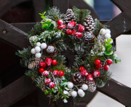 Дженнифер Энистон проводит свое первое Рождество с бойфрендом