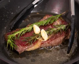 Врач Перес: голодание перед празднованием Нового года провоцирует вздутие живота