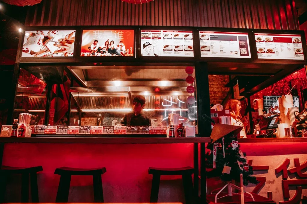 Гастроэнтеролог Сети: бокал красного вина в день может привести к циррозу