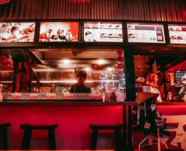 Аня Тейлор-Джой с мужем сходили на двойное свидание с Аль Пачино и его дамой