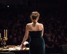 Экс-солистка группы «Гости из будущего» Ева Польна покорила сеть своей хореографией