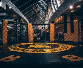 Дженнифер Лопес показала себя без макияжа и столкнулась с критикой фанатов