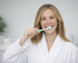 Стоматолог Нгуен-Чанг: не стоит чистить зубы сразу после чашки кофе