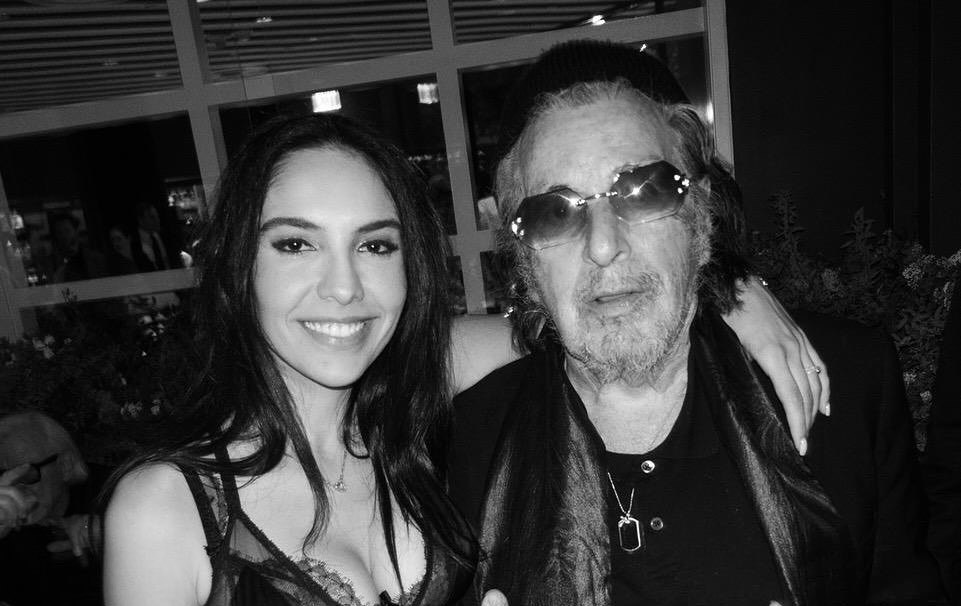 Аль Пачино вышел в свет с молодой возлюбленной, младше его на 54 года