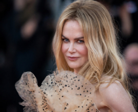 58-летняя Николь Кидман на обложке Vogue обнажила идеальные ноги