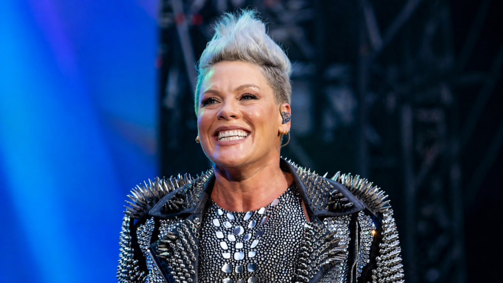 Пинк с дочерью посетили премьеру бродвейской постановки The Lost Boys